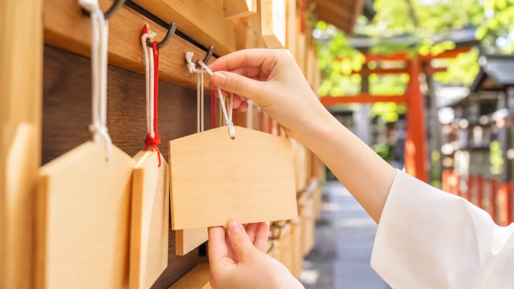 絵馬の願い事の例文35選｜合格・恋愛・健康・安産など目的別の書き方を徹底解説のアイキャッチ画像